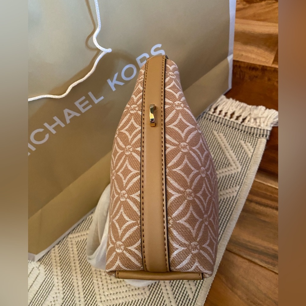 Michael Kors Ember Small Messenger Bag - Picture 5 of 8